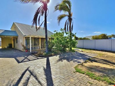 2/19 Gantheaume Crescent, Kalbarri WA 6536