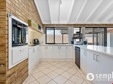 21 Freeth Road, Spearwood WA 6163