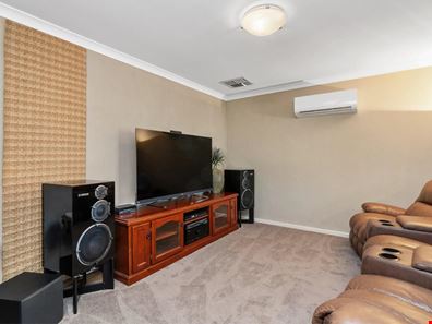 10 Tincurrin Drive, Southern River WA 6110