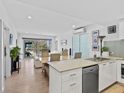 14/150 Boardwalk Boulevard, Halls Head WA 6210