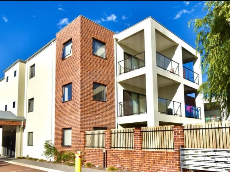 17/36 HENRY STREET, East Cannington WA 6107