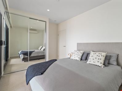 402/8 Tassels Place, Innaloo WA 6018