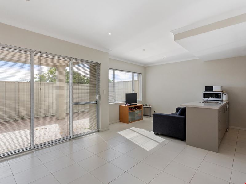 9/1 Lomax Court, Beeliar WA 6164