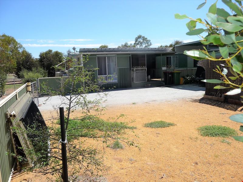 12 NICHOLAS STREET, Beverley WA 6304