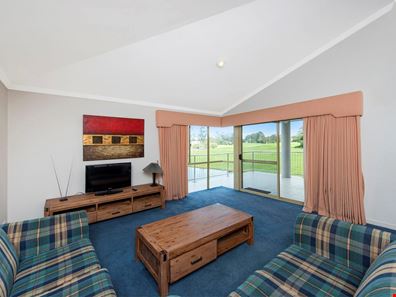 6/6 Verdelho Drive, The Vines WA 6069