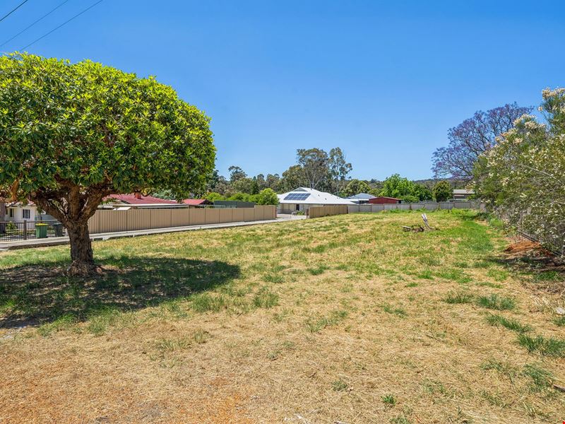 10 Bullarra Road, Greenmount WA 6056