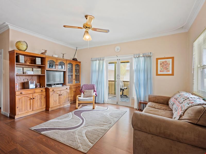 5B Ennis Street, Eaton WA 6232