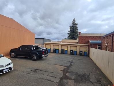 5/2 Burt Street, Boulder WA 6432