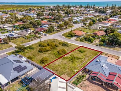 4 Cavender Street, Singleton WA 6175