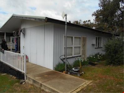5 White Street, Wandering WA 6308