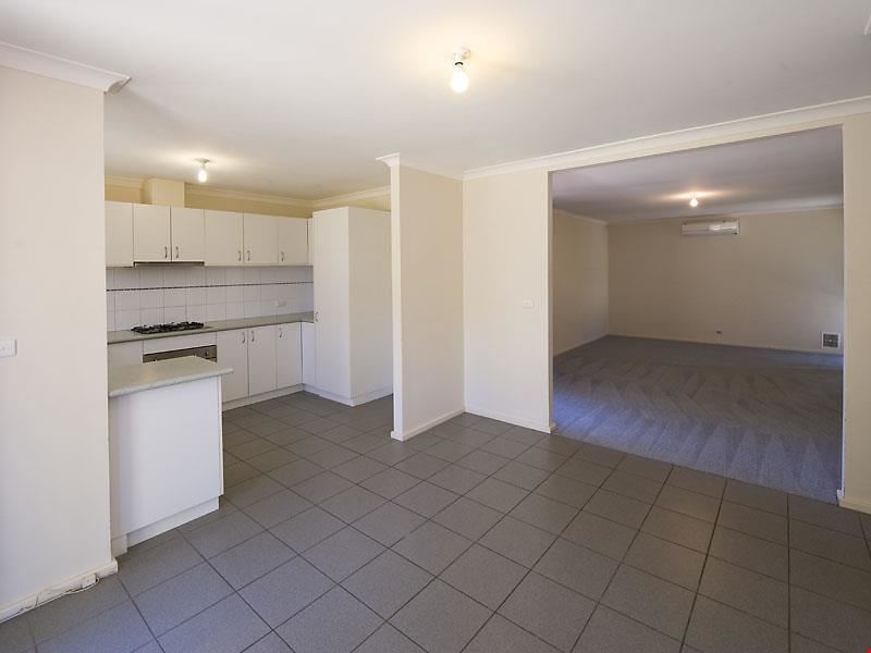 11 Wandarra Close, Karawara WA 6152