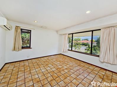 75 Freeland Way, Eden Hill WA 6054