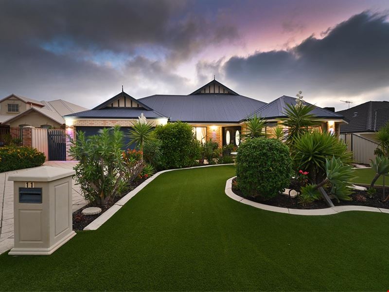 11 Cranston Loop, Kinross WA 6028