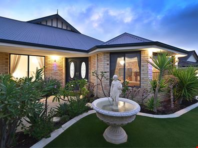 11 Cranston Loop, Kinross WA 6028