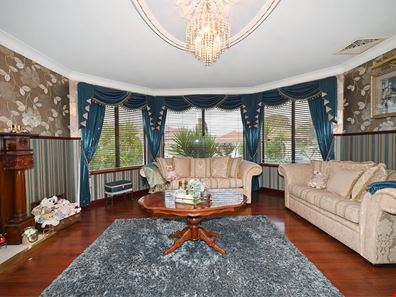 11 Cranston Loop, Kinross WA 6028
