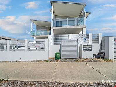 3/12 Kennerly Street, Cloverdale WA 6105