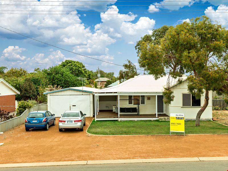 44 Crowtherton St, Bluff Point WA 6530