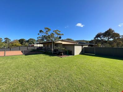 8 Minsterly Road, Ocean Beach WA 6333