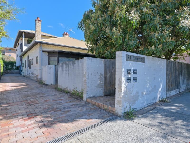 2/71 Fairway, Crawley WA 6009