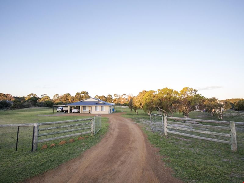 35 Canning Drive, Pink Lake WA 6450