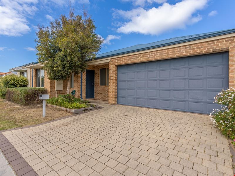 10 Viognier Link, Pearsall WA 6065