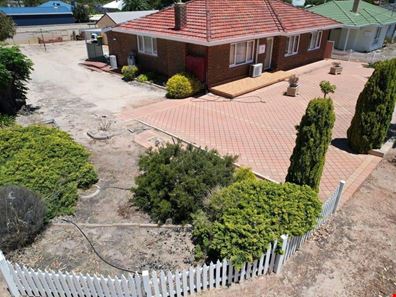 2 Avon Street, Quairading WA 6383