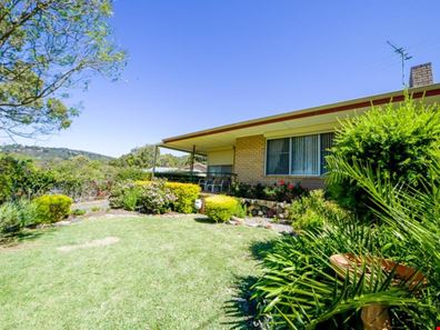15 Carrigg Crescent, Mount Nasura WA 6112
