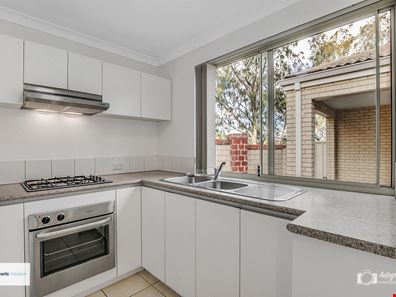 2/5 Emma Court, Currambine WA 6028