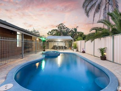 71 Brookton Highway, Mount Nasura WA 6112
