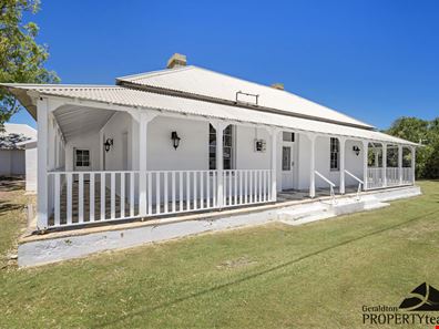 2 Hunts Road, Dongara WA 6525