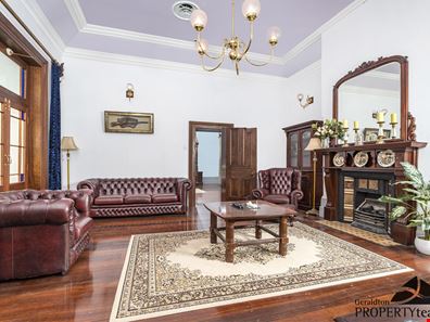 2 Hunts Road, Dongara WA 6525