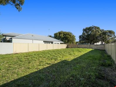 6 Illyarrie Avenue, Falcon WA 6210