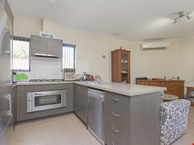 22/26 Churchill  Green, Canning Vale WA 6155