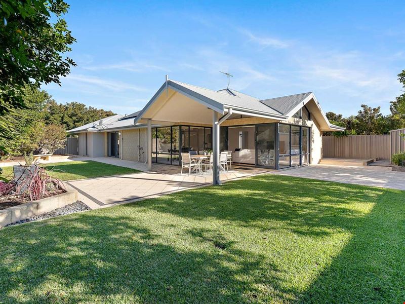 15 Greentree Drive, Southern River WA 6110