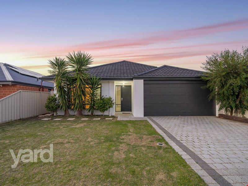 14 Fiore Court, Lake Coogee WA 6166