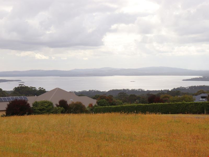 8 Edwards St, Denmark WA 6333