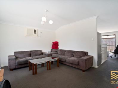 2/285-287 Wharf Street, Queens Park WA 6107