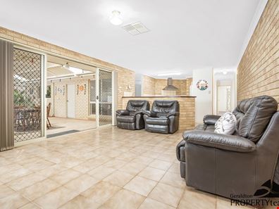 55 Sunnybanks Drive, Strathalbyn WA 6530