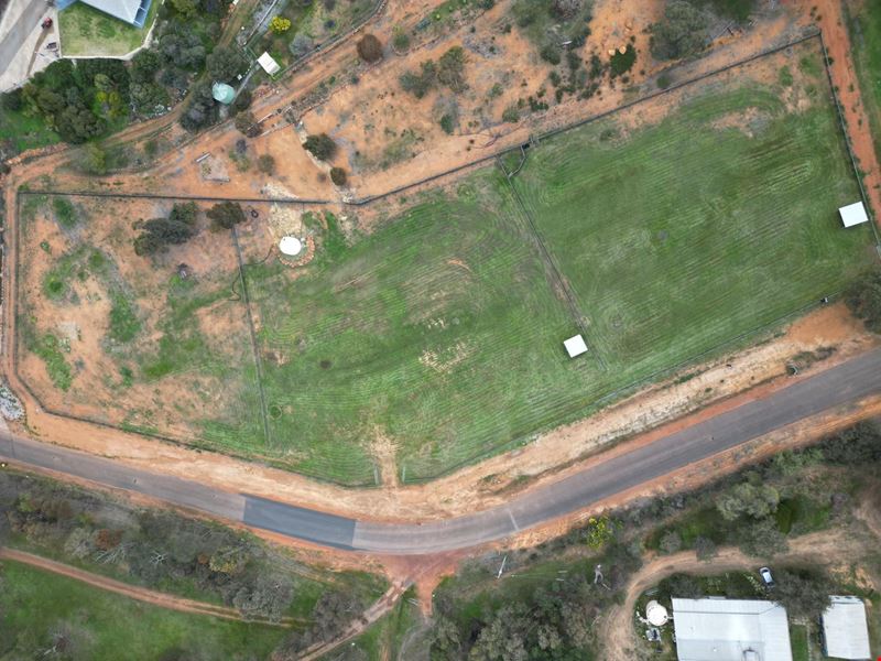 90A River Road, Ranford