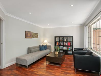 42 Raymond Street, Mount Pleasant WA 6153