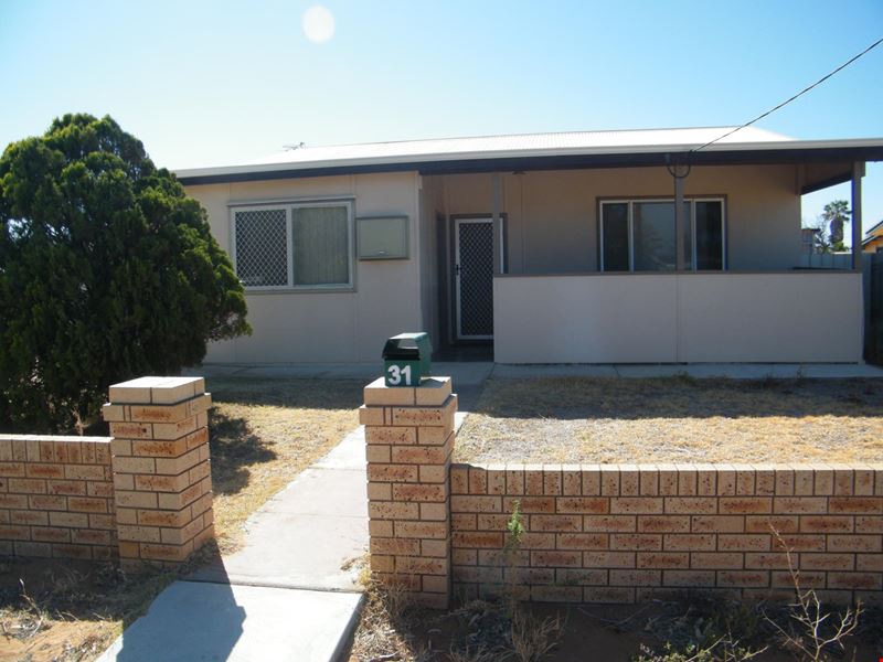 31 Douglas Street, South Carnarvon