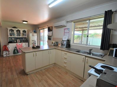 4 Howard Drive, Newman WA 6753