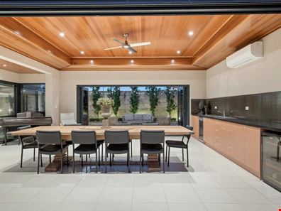 1 Stitfold Promenade, Salter Point WA 6152