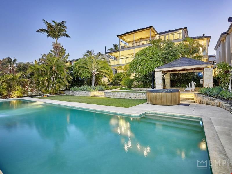 7 Doongalla Road, Attadale WA 6156