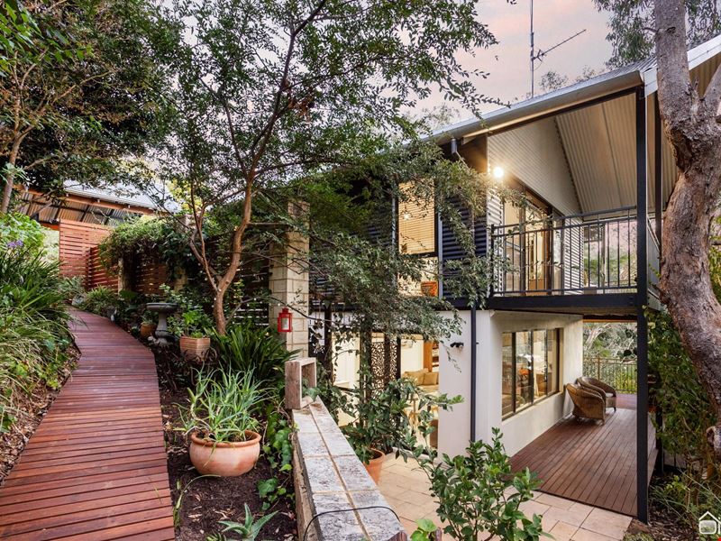 74 Bromfield Drive, Kelmscott WA 6111