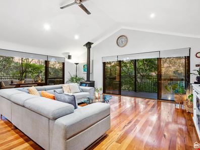 74 Bromfield Drive, Kelmscott WA 6111