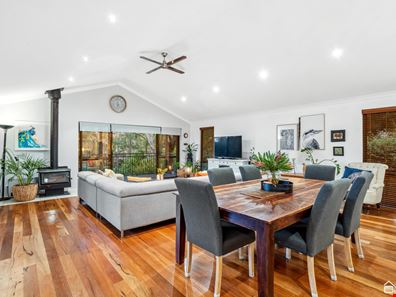 74 Bromfield Drive, Kelmscott WA 6111