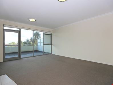 110/25 Malata Crescent, Success WA 6164