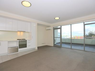 110/25 Malata Crescent, Success WA 6164