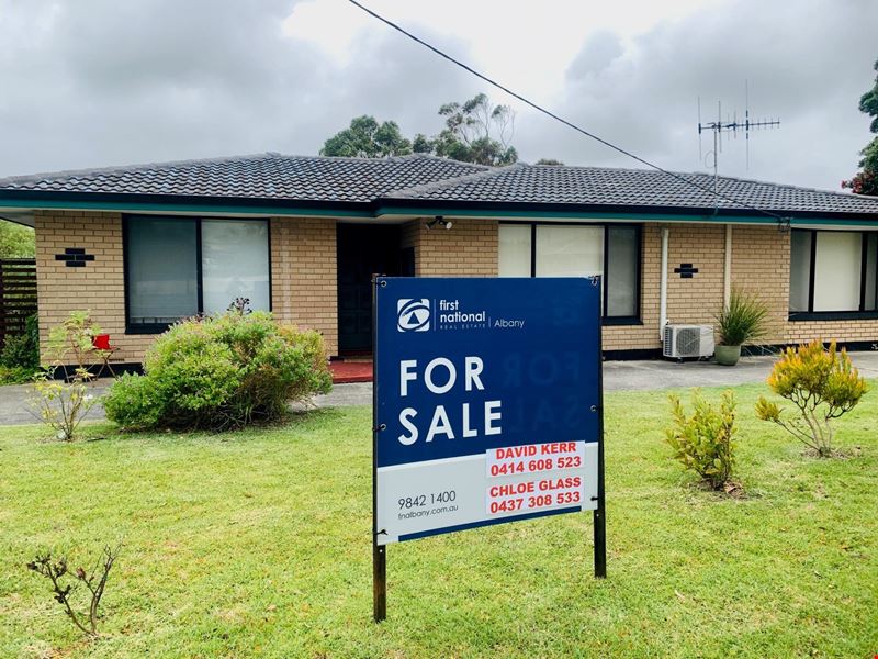 10 Mckail Street, Orana WA 6330